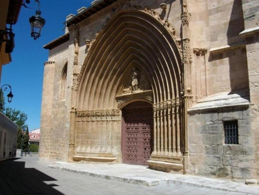 Alojamiento Centrico La Buganvilla Aranda de Duero Exterior photo